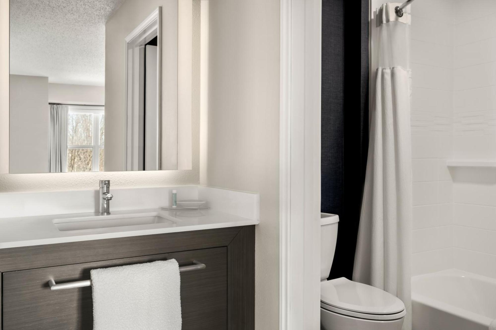 Residence Inn By Marriott Davenport Room photo